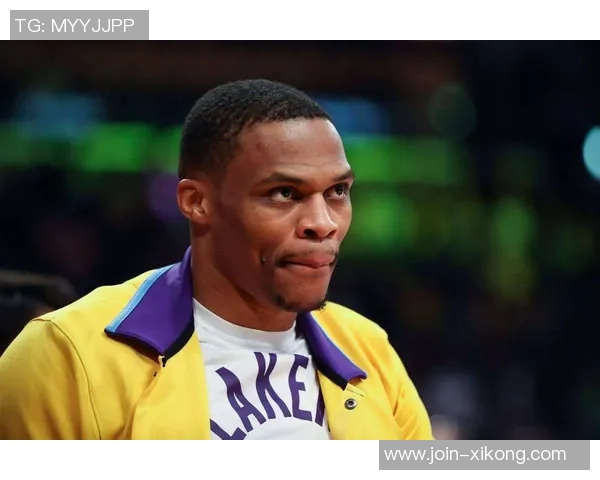 威少在1月12日NBA最佳球员评选中脱颖而出展现卓越表现